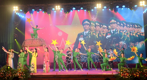 NUÔI DƯỠNG PHONG TRÀO VĂN NGHỆ QUẦN CHÚNG

